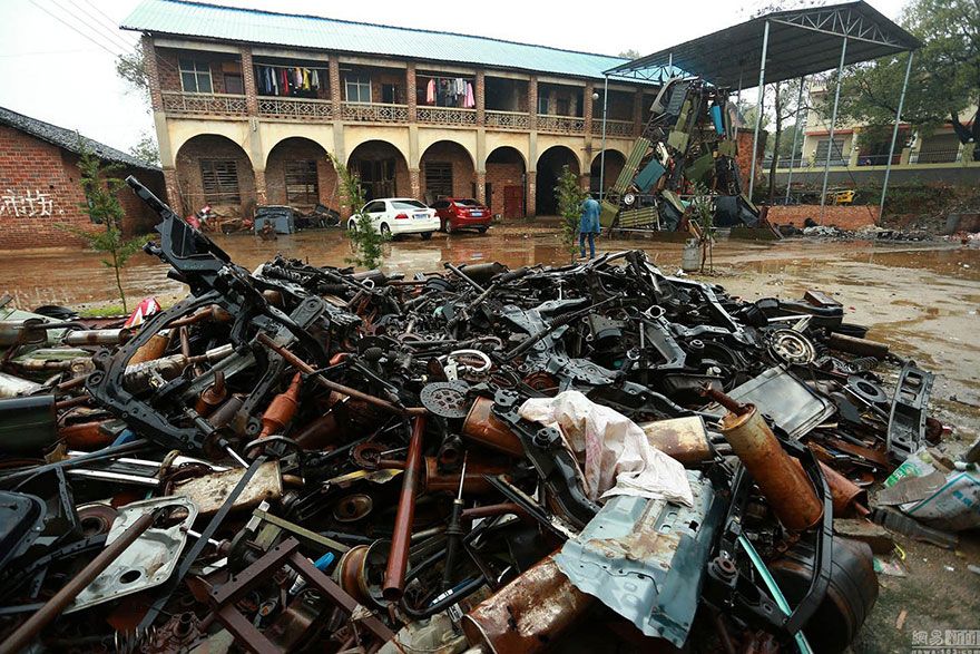 Hurdadan Transformers yapan Çinli aile paraya para demiyor