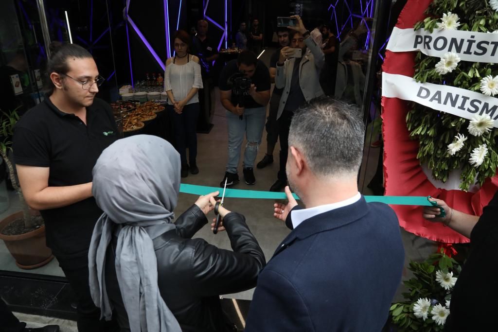 Monster Notebook'un teknik merkezi Kadıköy'de açıldı