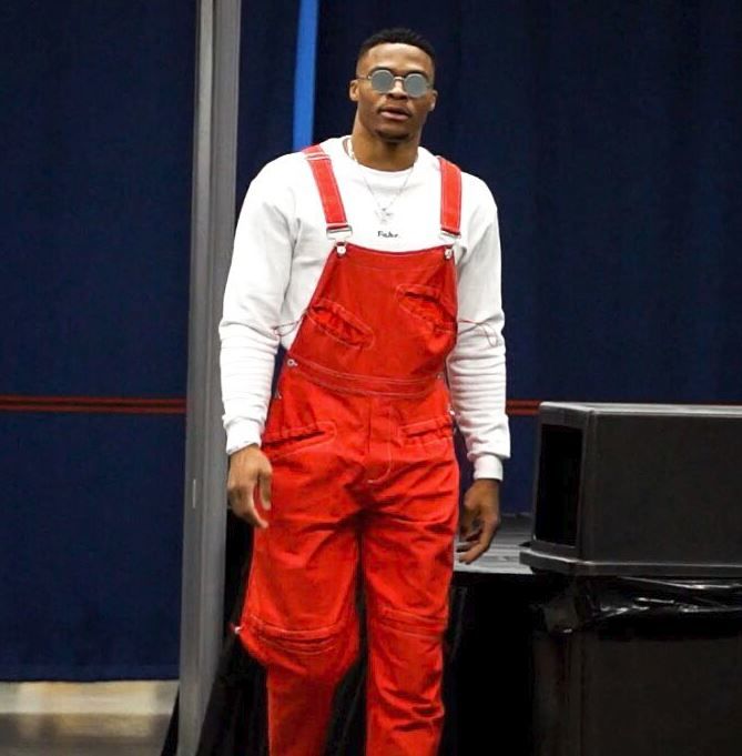 NBA yıldızı Russell Westbrook''un 'Mario' kıyafeti göz kanattı