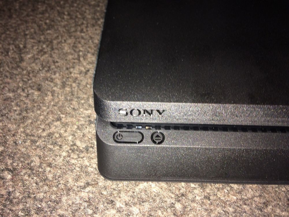 Playstation 4 Slim görselleri sızdırıldı!