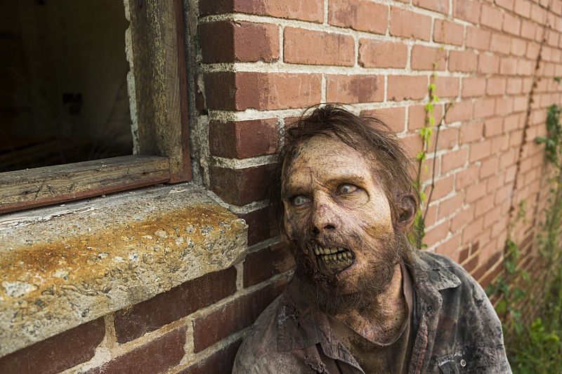 The Walking Dead'in ikinci bölümünden yeni fotoğraflar geldi