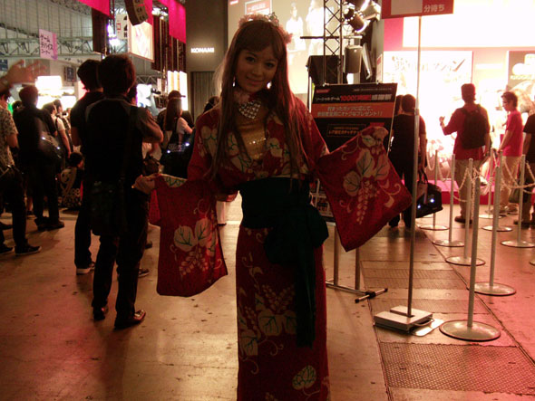 Tokyo Game Show 2011'in güzelleri Bölüm 1