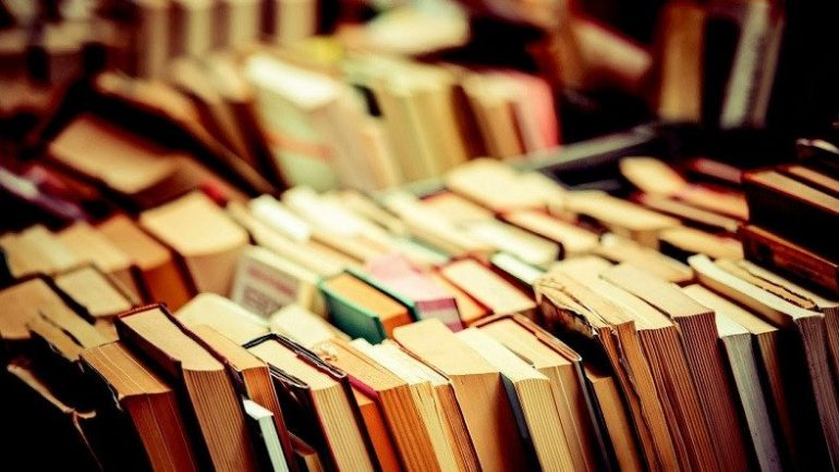 Çağdaş Türk Edebiyatında Dikkat Toplayan 10 Yazar