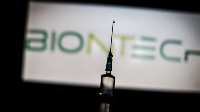 Omricon Varyantına Müteveccih Pfizer ve BioNTech'ten 'Yeni Aşı' Açıklaması Geldi: Her Sene Aşılanma Gerekebilir